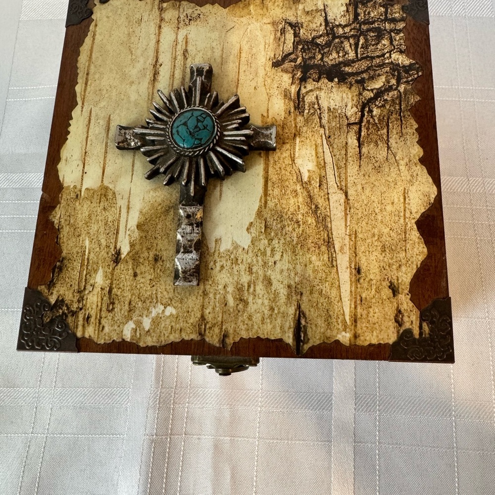 Wooden Antaño Cigar Box with Turquoise Cross Metal Accents